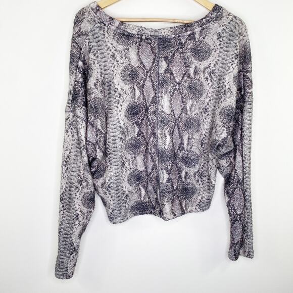 Freshman 1996 Grey Black Printed V-Neck Long Sleeve Shirt Women's Size Large L - Picture 6 of 6